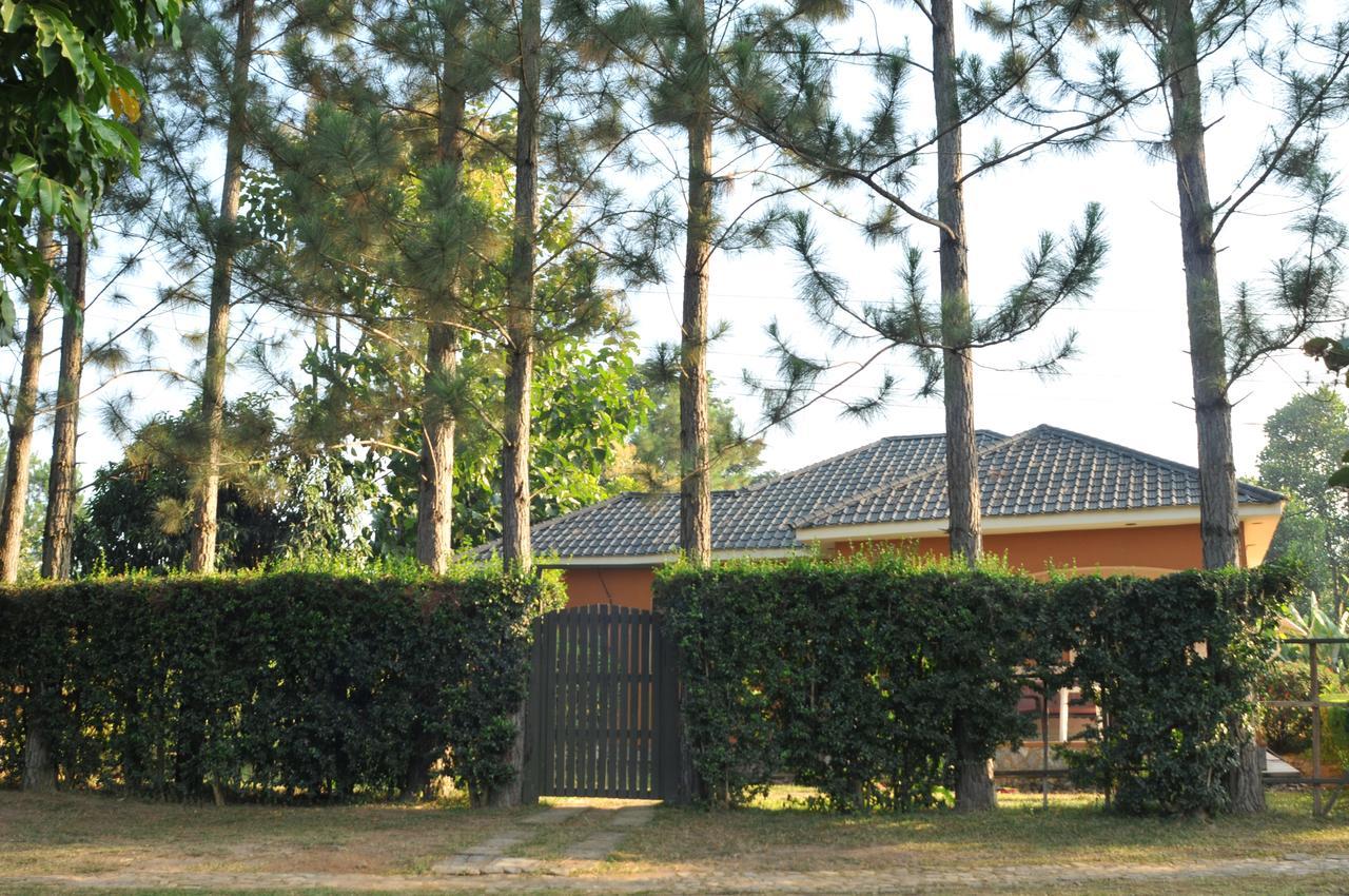 Hotel Kontiki Hoima Exterior photo